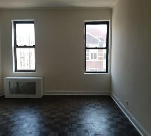 5th image of 4865 Broadway APT 4X