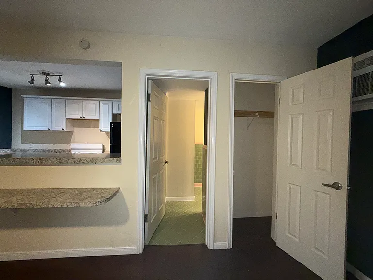 709 W 26th St #5 — Photo 18