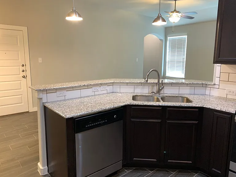 350 Creekside Curv — Photo 10