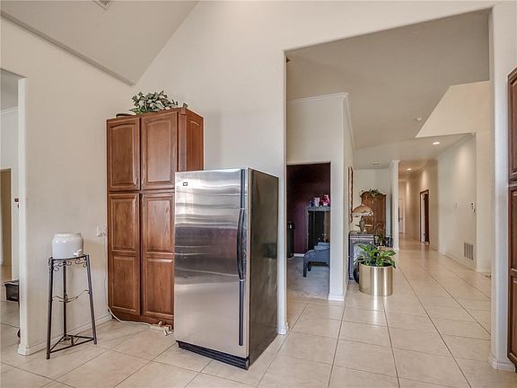 5th image of 1332 NE 54th St