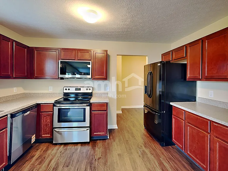 575 Virginia St — Photo 3