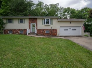 4866 Moravian Church Rd SE, New Philadelphia, OH 44663