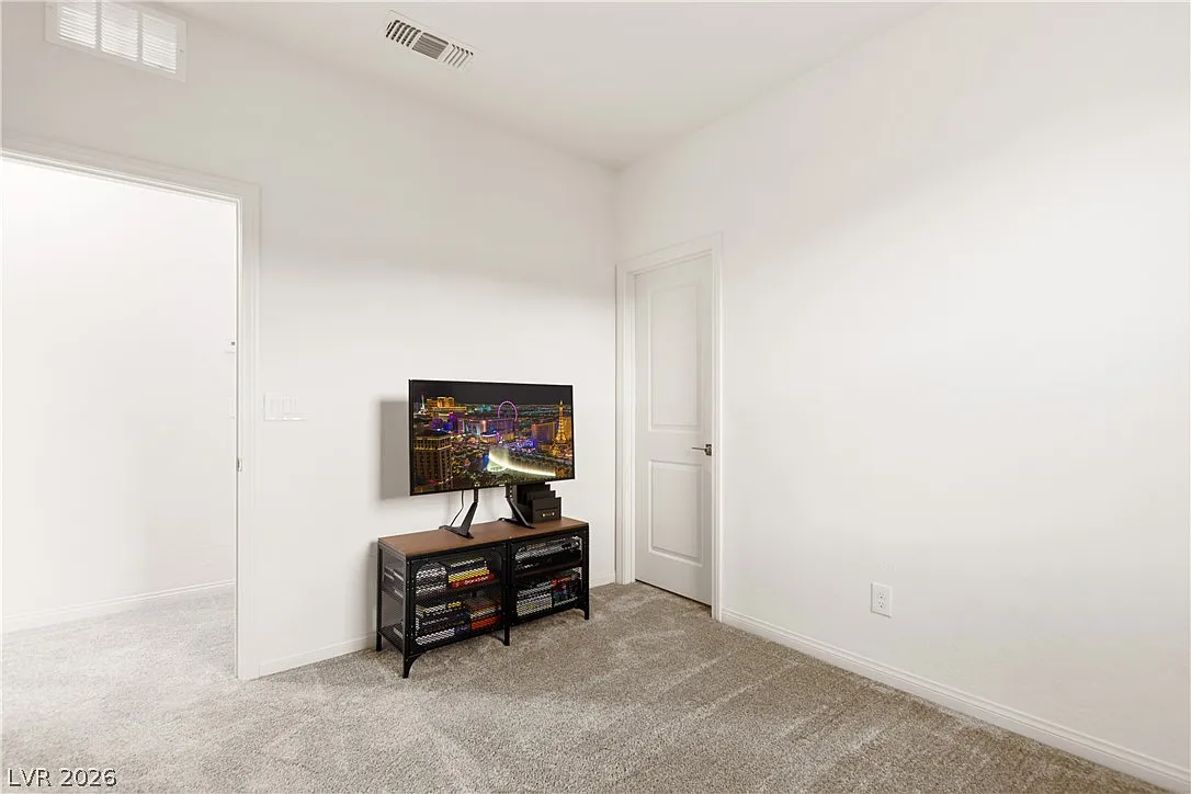 4 bed, 2.5 bath, 2068 sqft, $2,900 — Photo 4