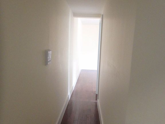 3rd image of 1050 Lafayette Ave #Ten