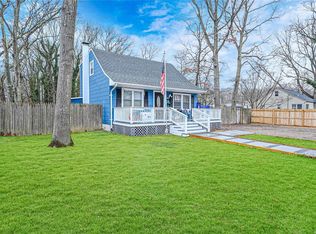 10 Lexington Rd, Shirley, NY 11967