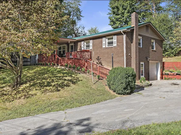 4 Sleepy Hollow Ln, Johnson City, TN 37604
