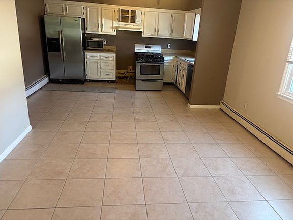 2nd image of 221 Park Ave Floor 2
