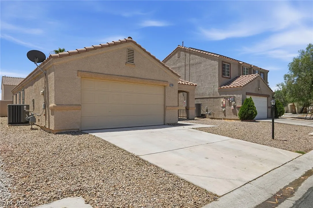 3 bed, 2.5 bath, 1484 sqft, $1,875 — Photo 3