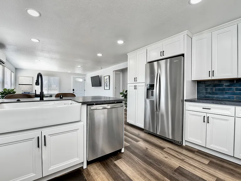 6830 Tower St — Photo 13