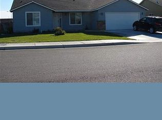 6307 Panther Ln, Pasco, WA 99301