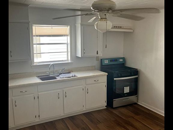 3rd image of 8720 Plum St