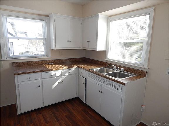2nd image of 4135 Oakridge Dr