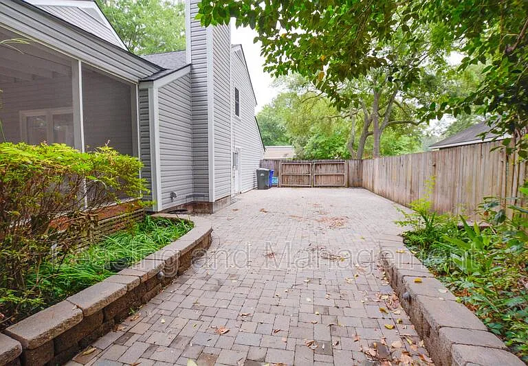 2156 Forest Lakes Blvd — Photo 31