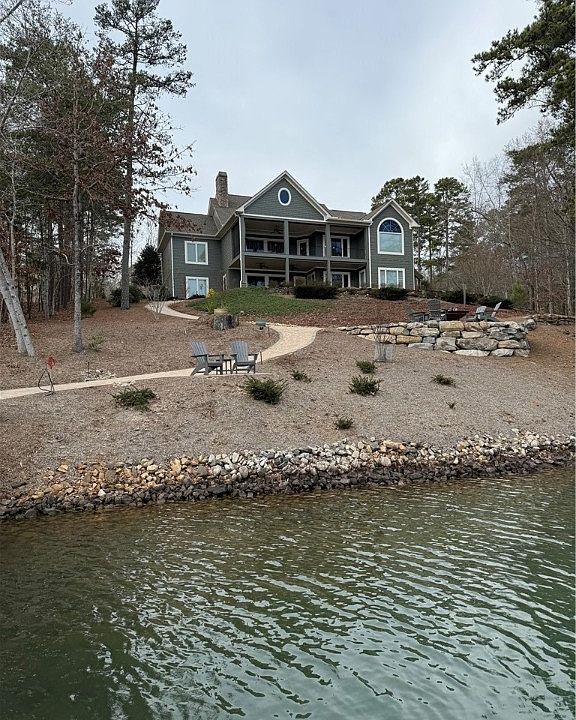 2nd image of 305 Ashford Ct