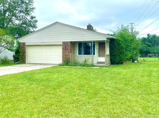 5438 Rollins Dr, Shelby Township, MI