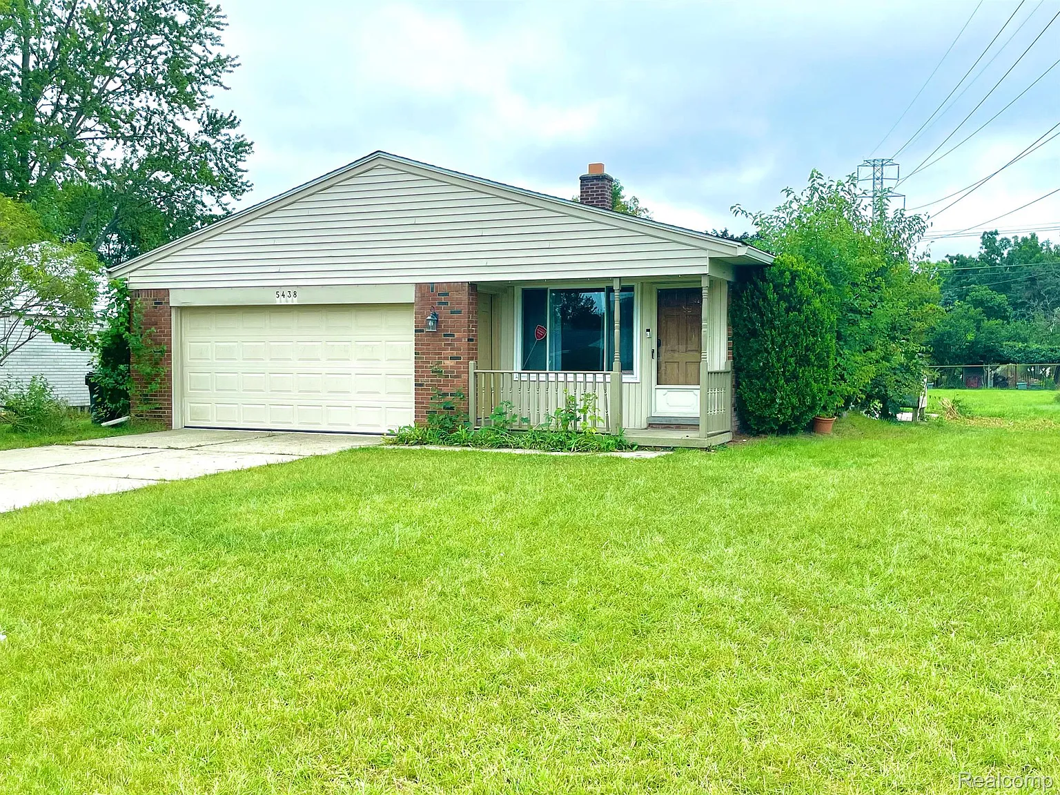 5438 Rollins Dr photo 1
