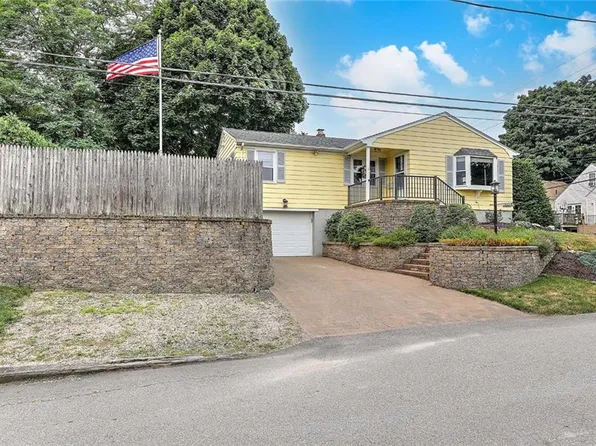 8 Halsey St, North Providence, RI 02911