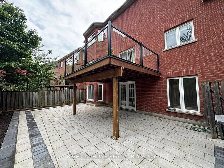 47 Medoc Pl — Photo 4