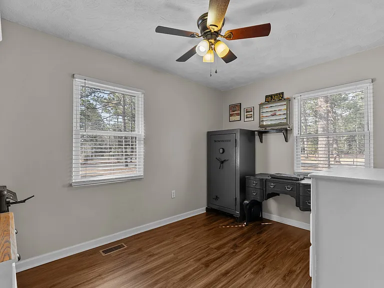 620 E New England Ave — Photo 20