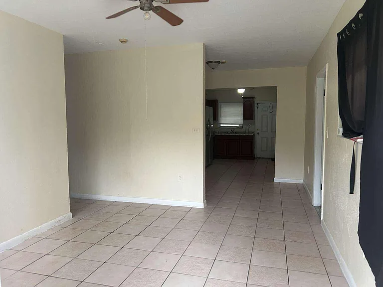 3370 NW 8th Pl — Photo 4