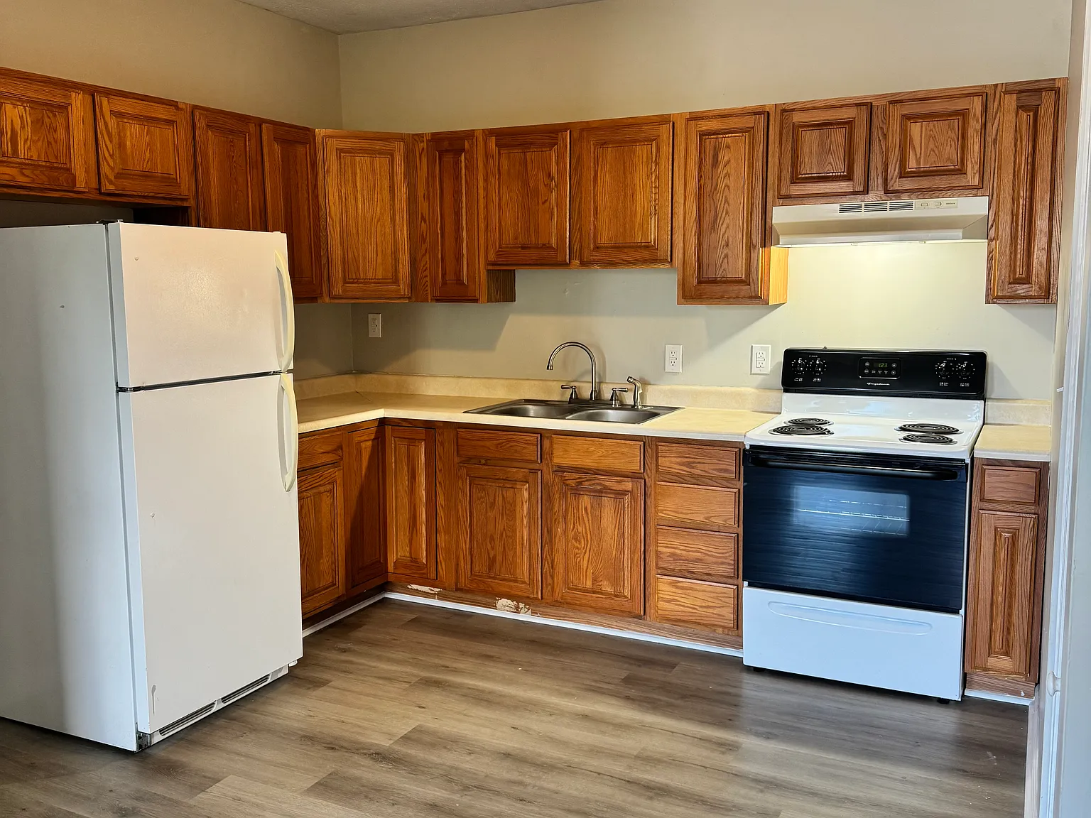 2 bed, 800 sqft, $900 — Photo 2