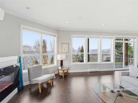 3rd image of 439 College Rd #204