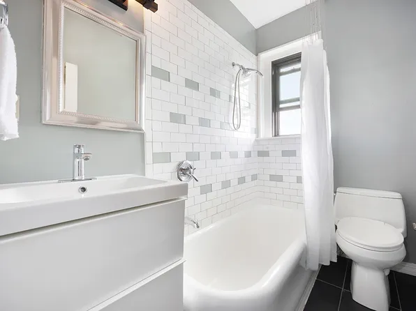 345 Montgomery Street image 7 of 9