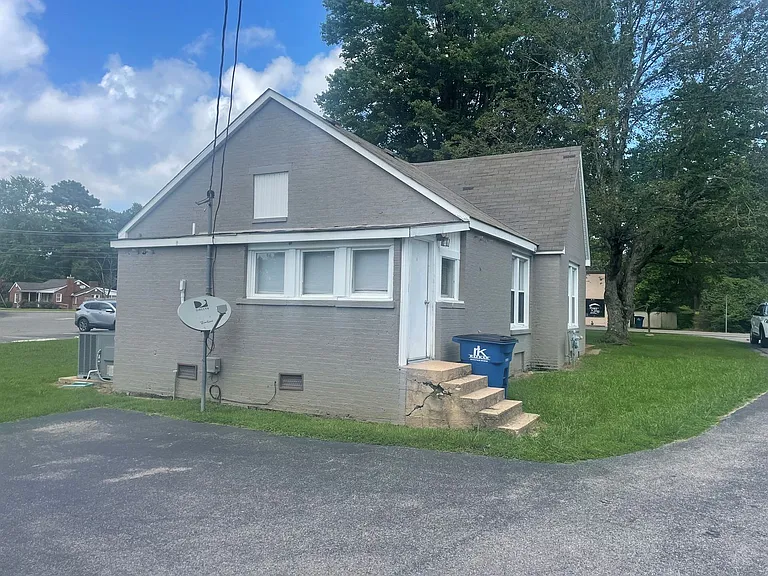 630 Elm St — Photo 3