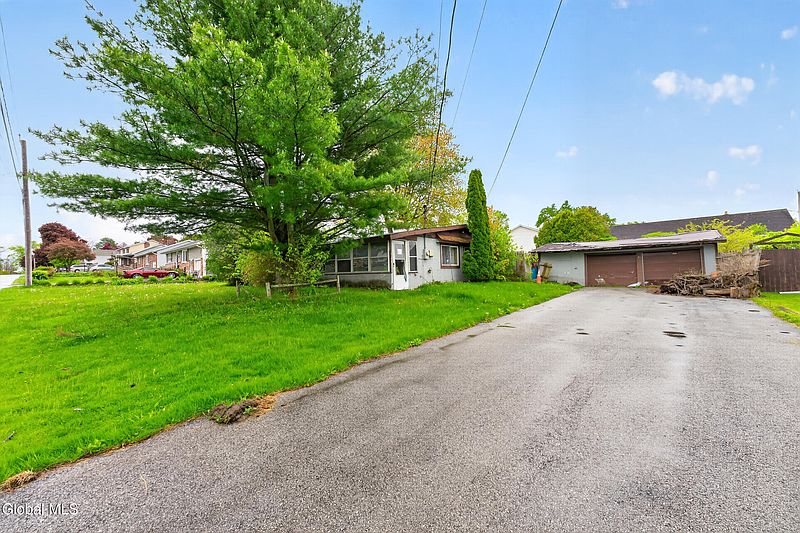 3rd image of 1176 Tracy Avenue