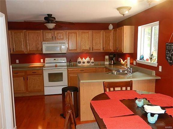 2nd image of 750 Camelot Estates Dr