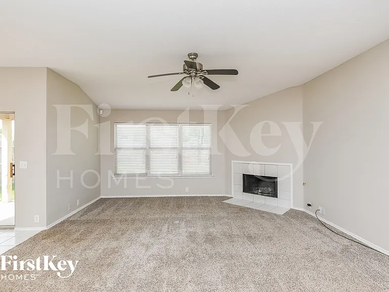 820 Big Sky Ln — Photo 4