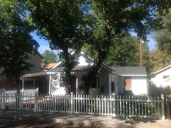 2nd image of 240 Adella St