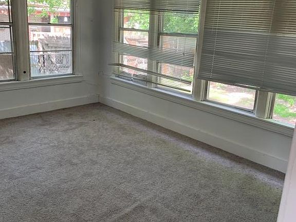 5th image of 1102 Earl St