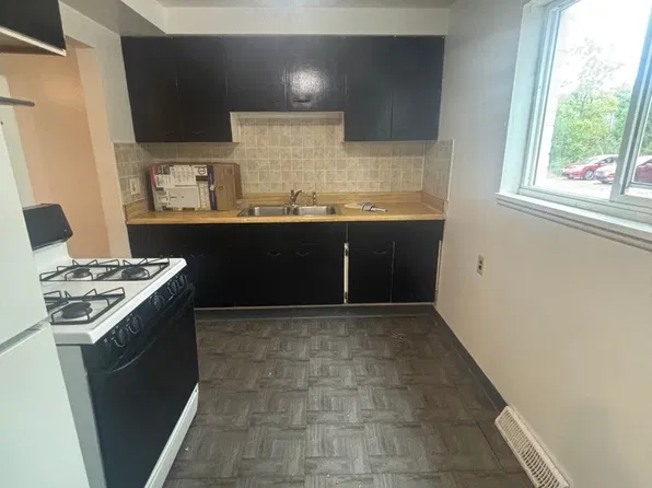 23673 Banbury Cir APT 10, Warrensville Heights, OH 44128