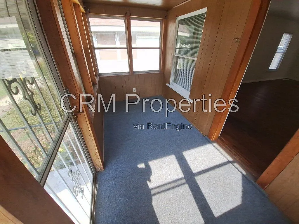 2 bed, 1.0 bath, 792 sqft, $975 — Photo 3
