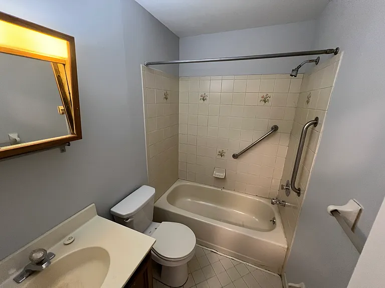 44 S Lansdowne Avenue — Photo 15