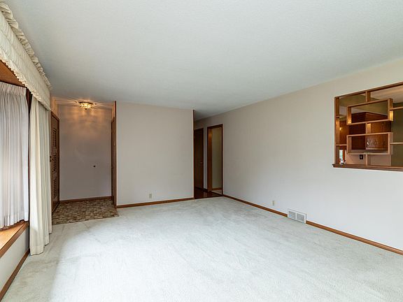 3rd image of 2309 W 95th St