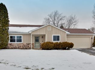 542 Terrace Dr, Algonquin, IL 60102