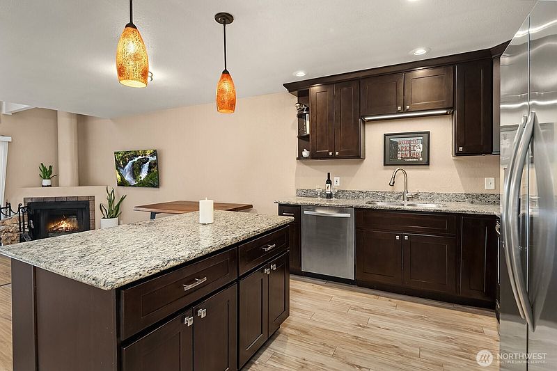 3rd image of 25044 Lake Fenwick Road #32