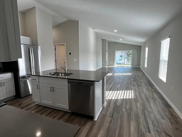 4904 Mainsail St — Photo 13