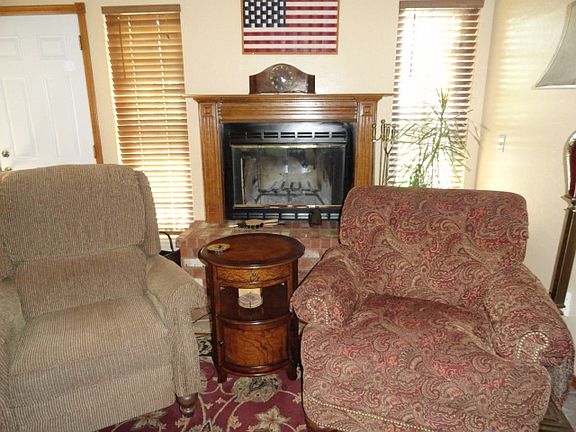 5th image of 2330 NE 9th St