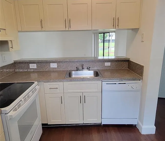 9877 Nob Hill Ln #9877 — Photo 14