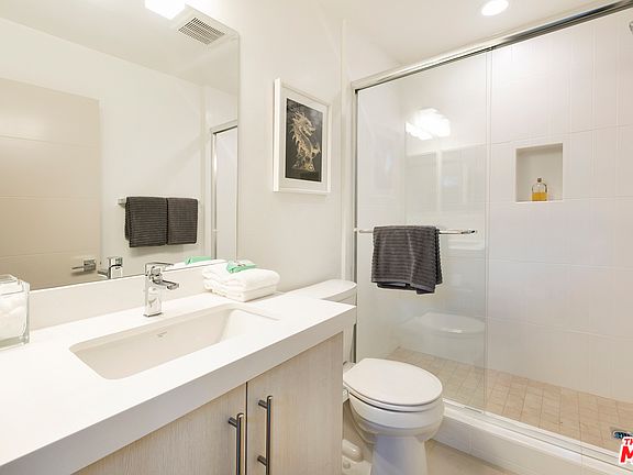 3rd image of 2111 N Cahuenga Blvd Unit 11