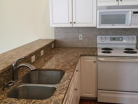 5th image of 3704 Stoneway Pt #3704