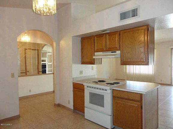 3rd image of 3154 W Woodridge Dr