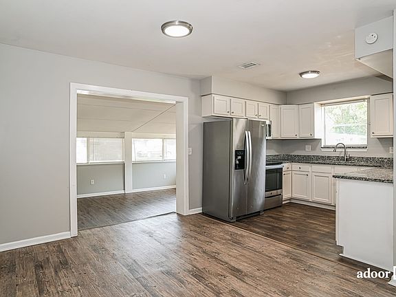 4th image of 7720 Lazeau Dr