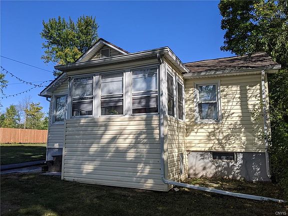 2nd image of 2032 Recreation Ln