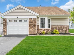 4 Beechwood Ct, Barnegat, NJ 08005