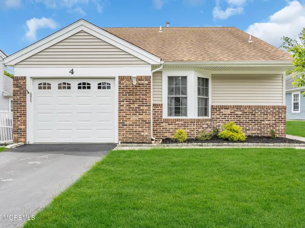 4 Beechwood Court, Barnegat, NJ 08005