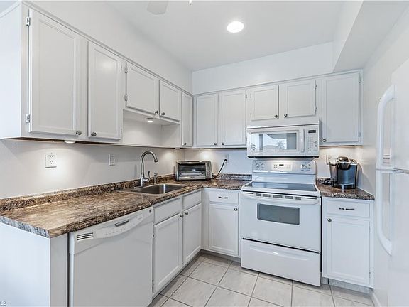 3rd image of 1520 Mainsail Dr #31-B